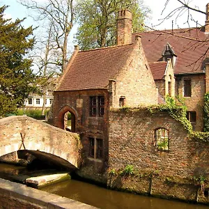 guest-house-nuit-blanche.bruges-hotels.info/